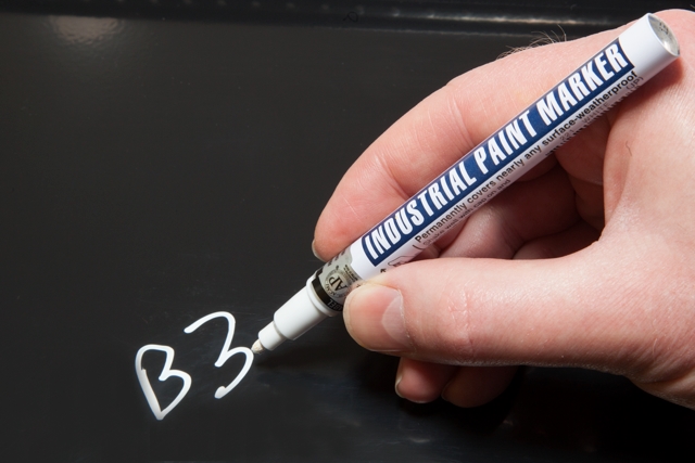 Decocolor 1mm RVS lakmarker (made in japan)